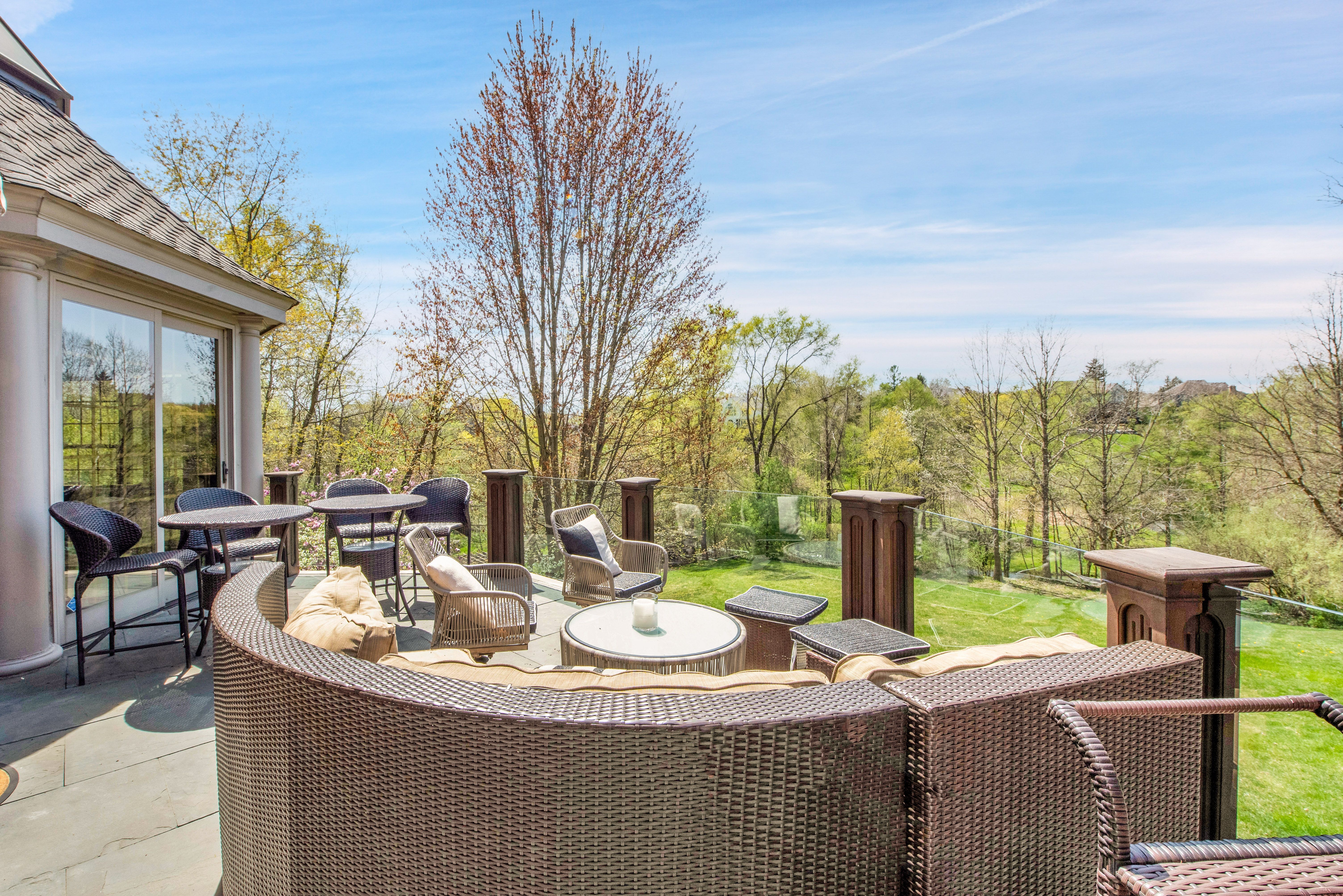 1168 AUTUMNVIEW Drive