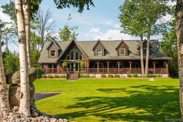 2020 W US 23 HWY, CHEBOYGAN, MI 49721 - Image 9c1c569fa825d53c7ea2c82a676f401d/123514528