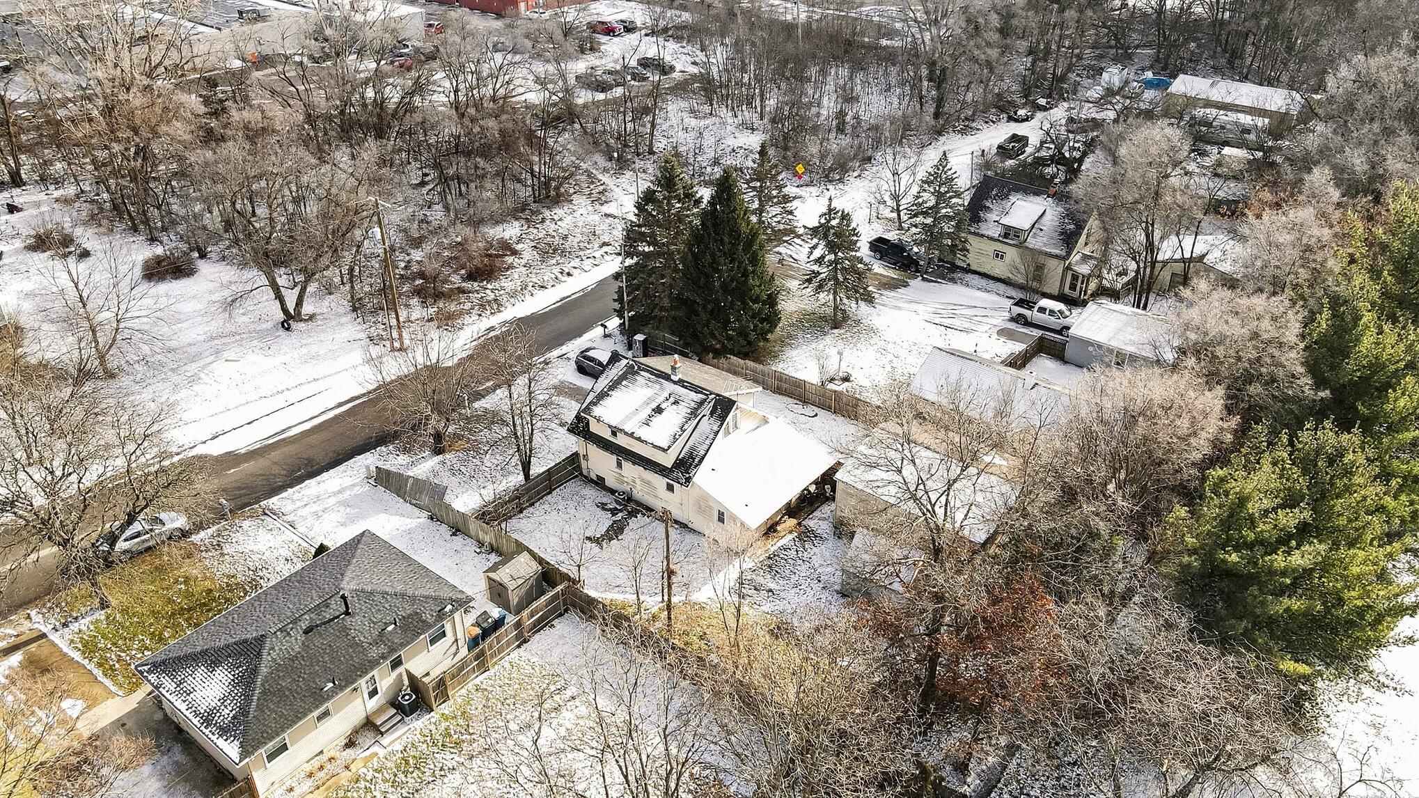 3547 Carlton Avenue NE