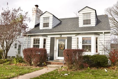10134 LASALLE Boulevard Huntington Woods City MI 48070