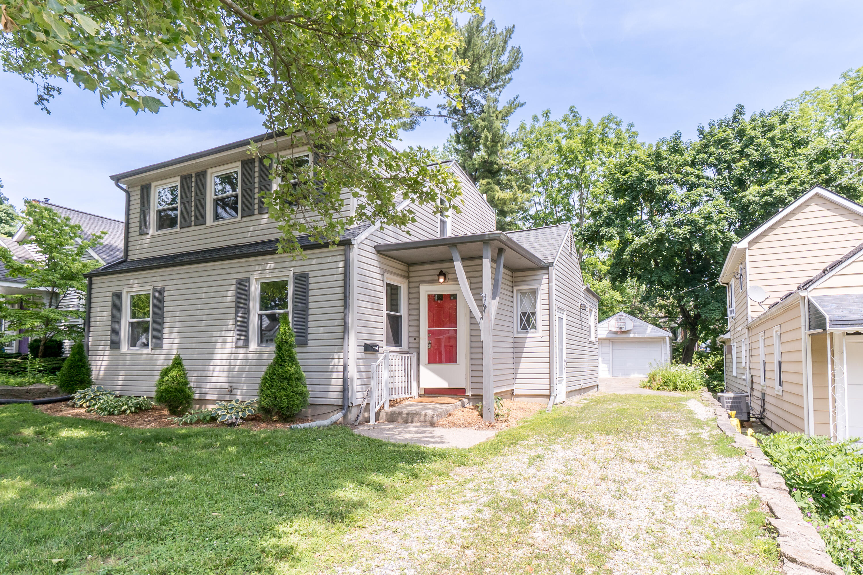 1215 Prescott Avenue