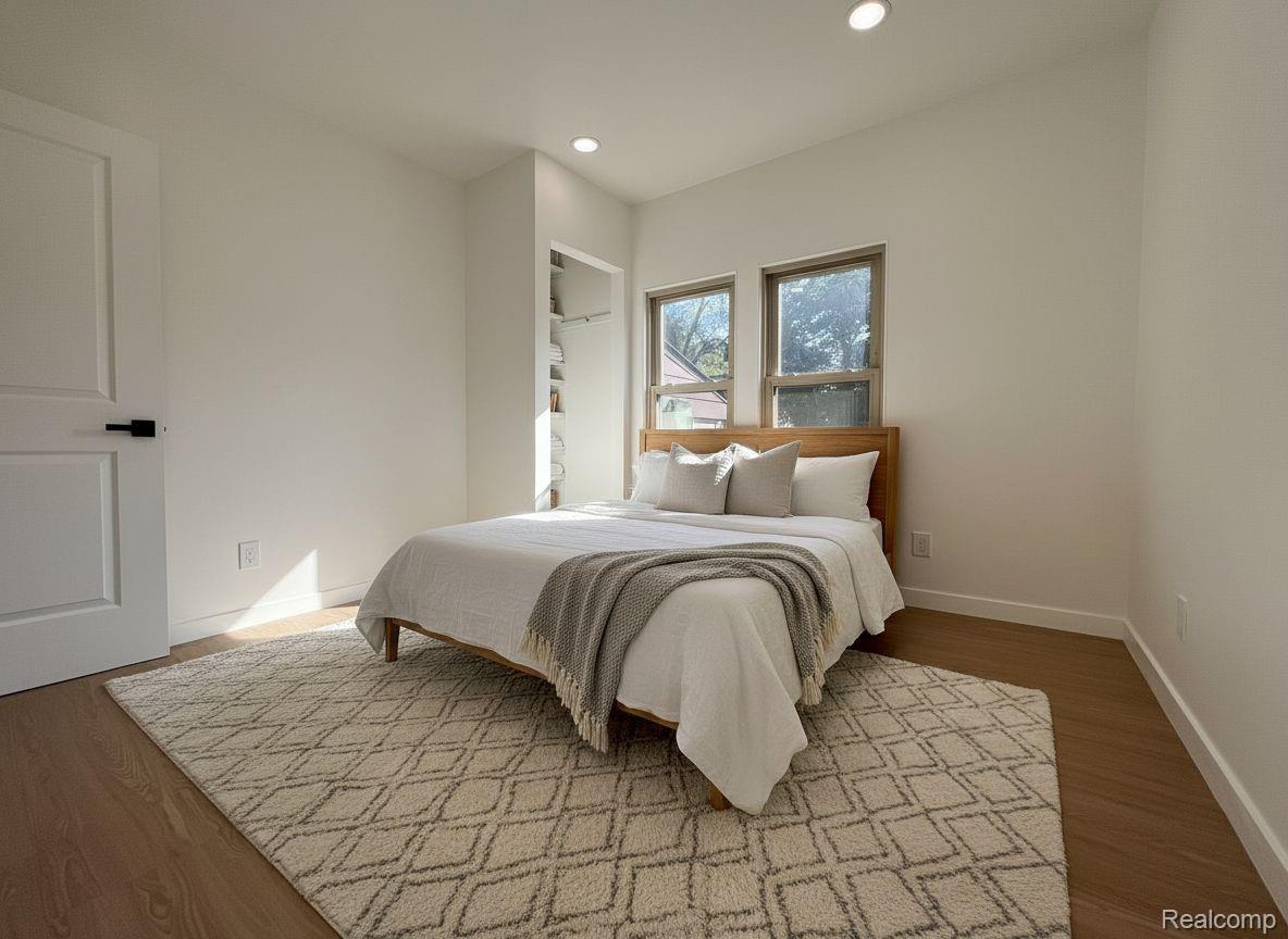 600 E Oakridge Street