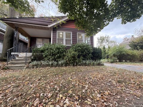600 E Oakridge Street Ferndale City MI 48220