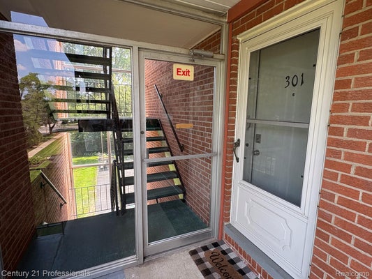 2820 WOODSLEE DR APT 301, ROYAL OAK, MI 48073 - Image 9c24f7fceec8c4dee60070f678ff09be/1245655020
