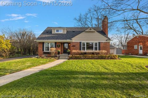 18851 Devonshire Street Beverly Hills Village MI 48025