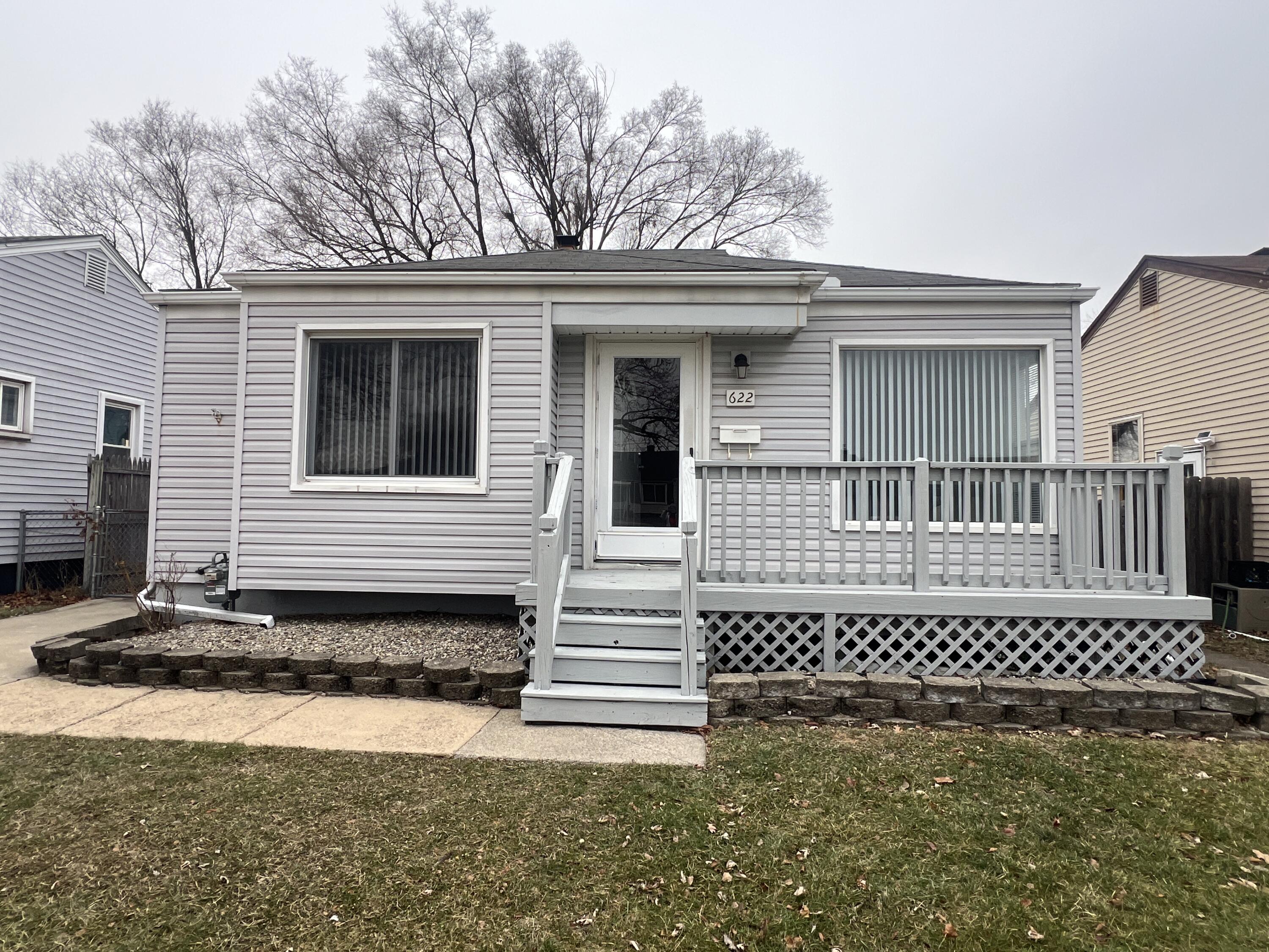 622 Mayflower Avenue