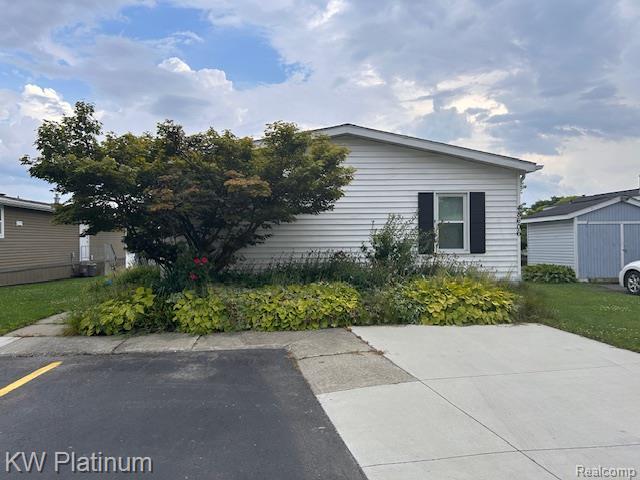 48606 Lakeview Circle