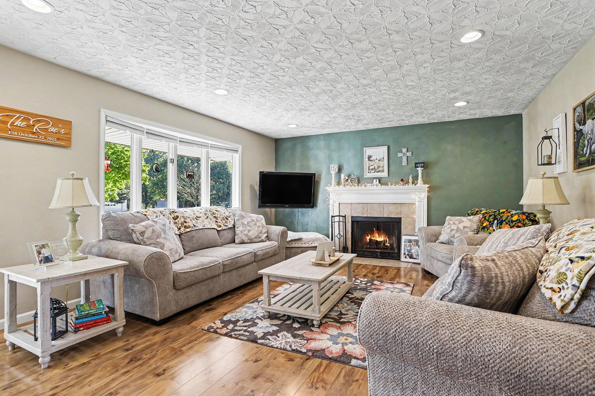5225 Lands End Drive
