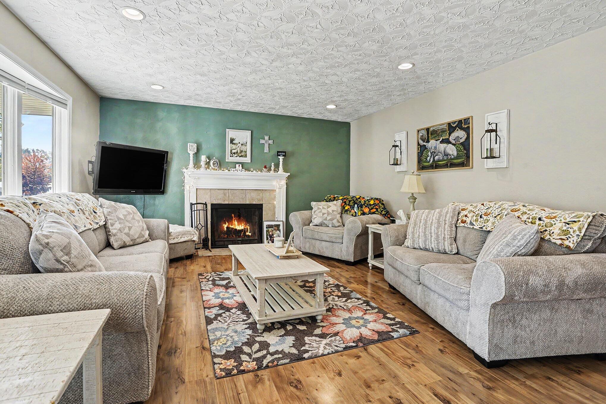 5225 Lands End Drive