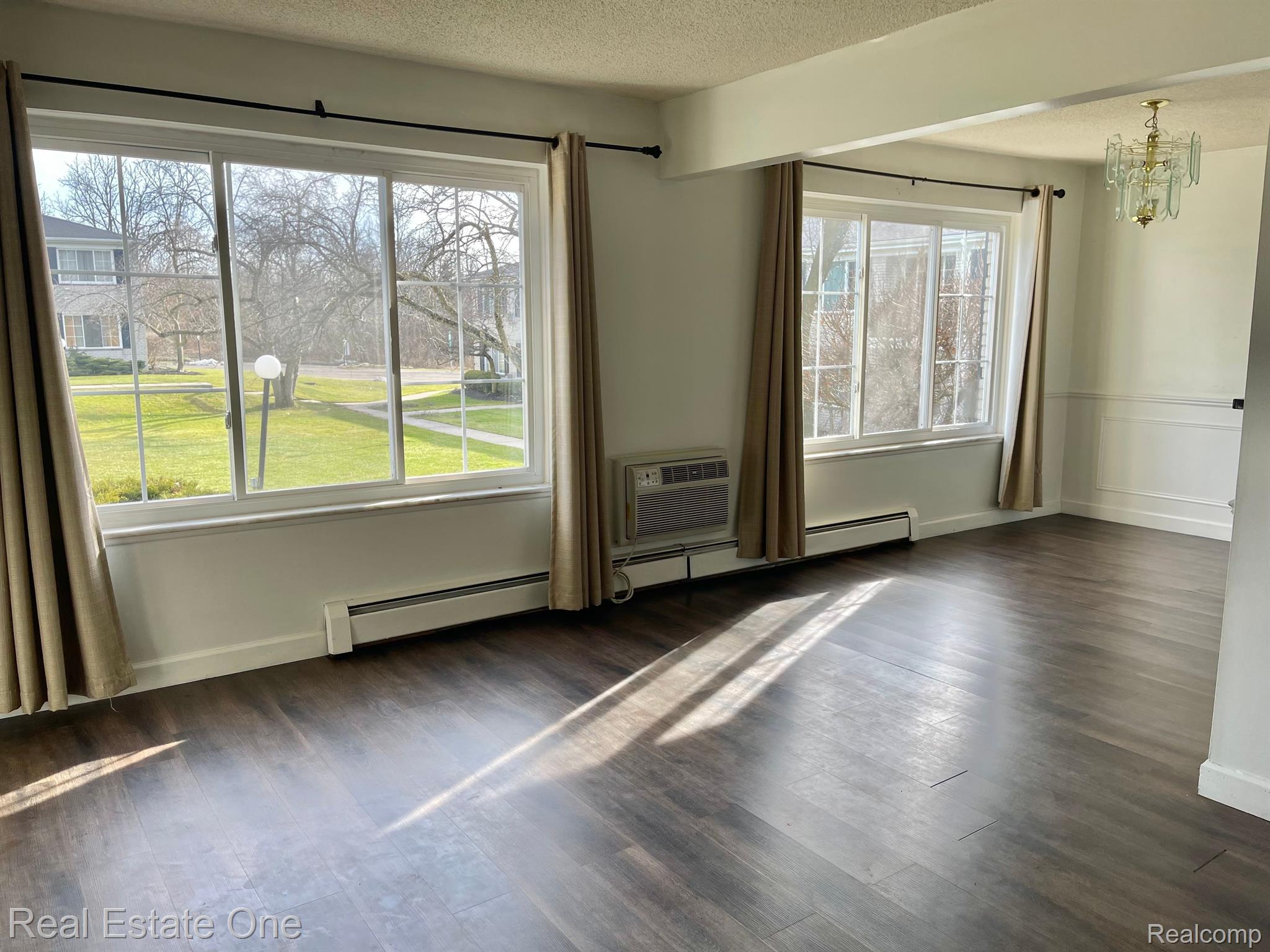 100 W HICKORY GROVE Road C1