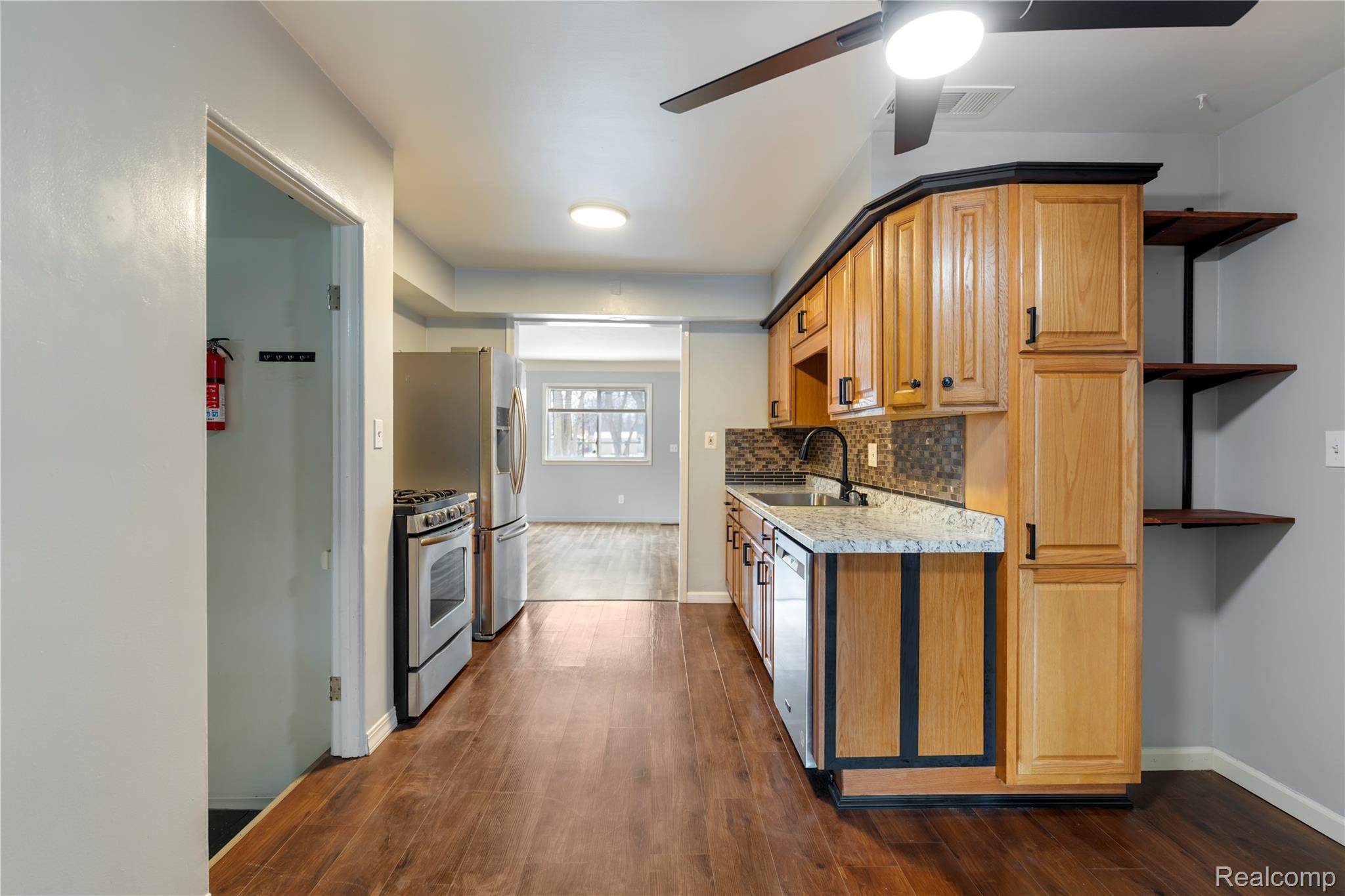 3571 Los Angeles Avenue