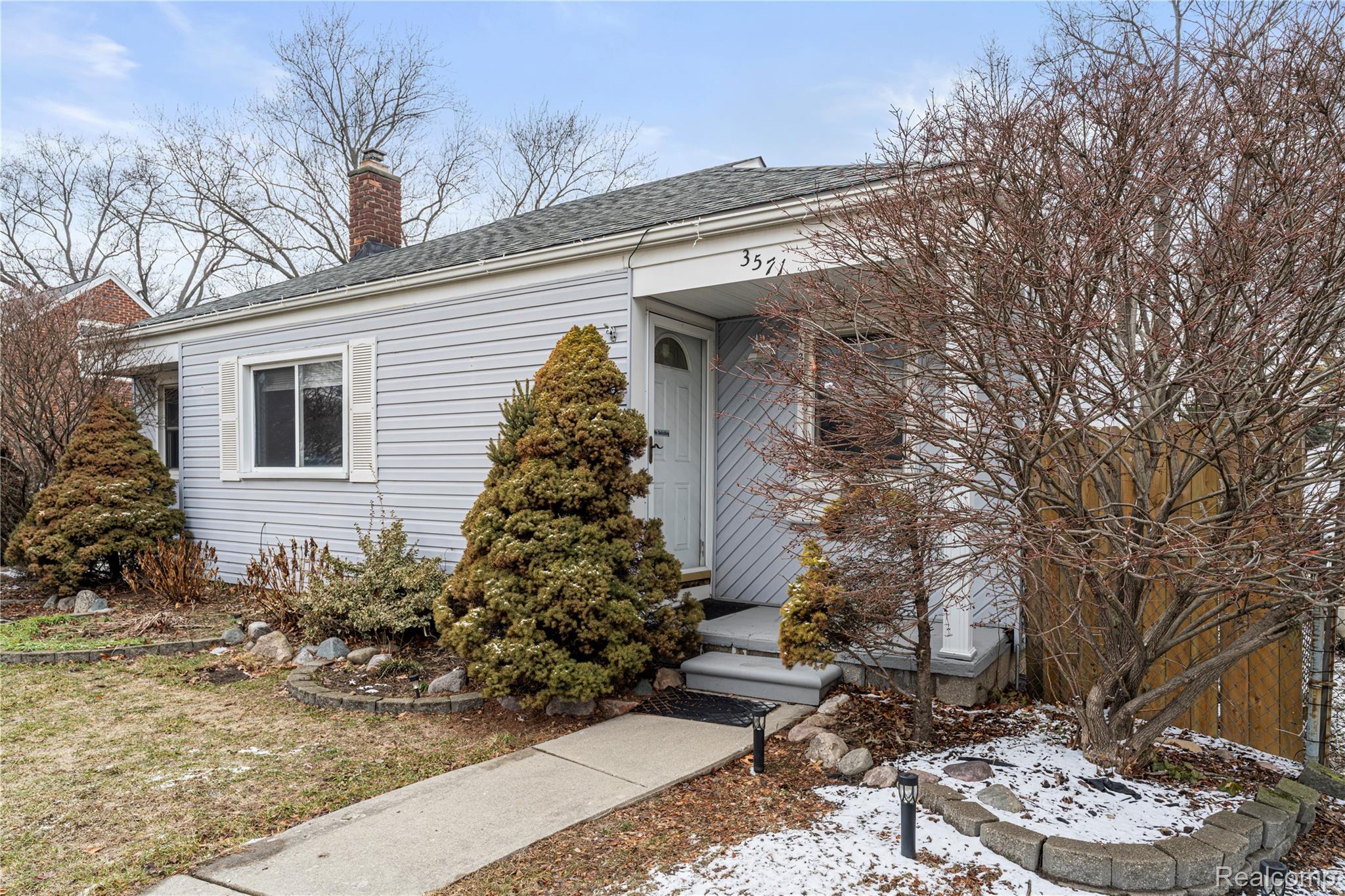 3571 Los Angeles Avenue