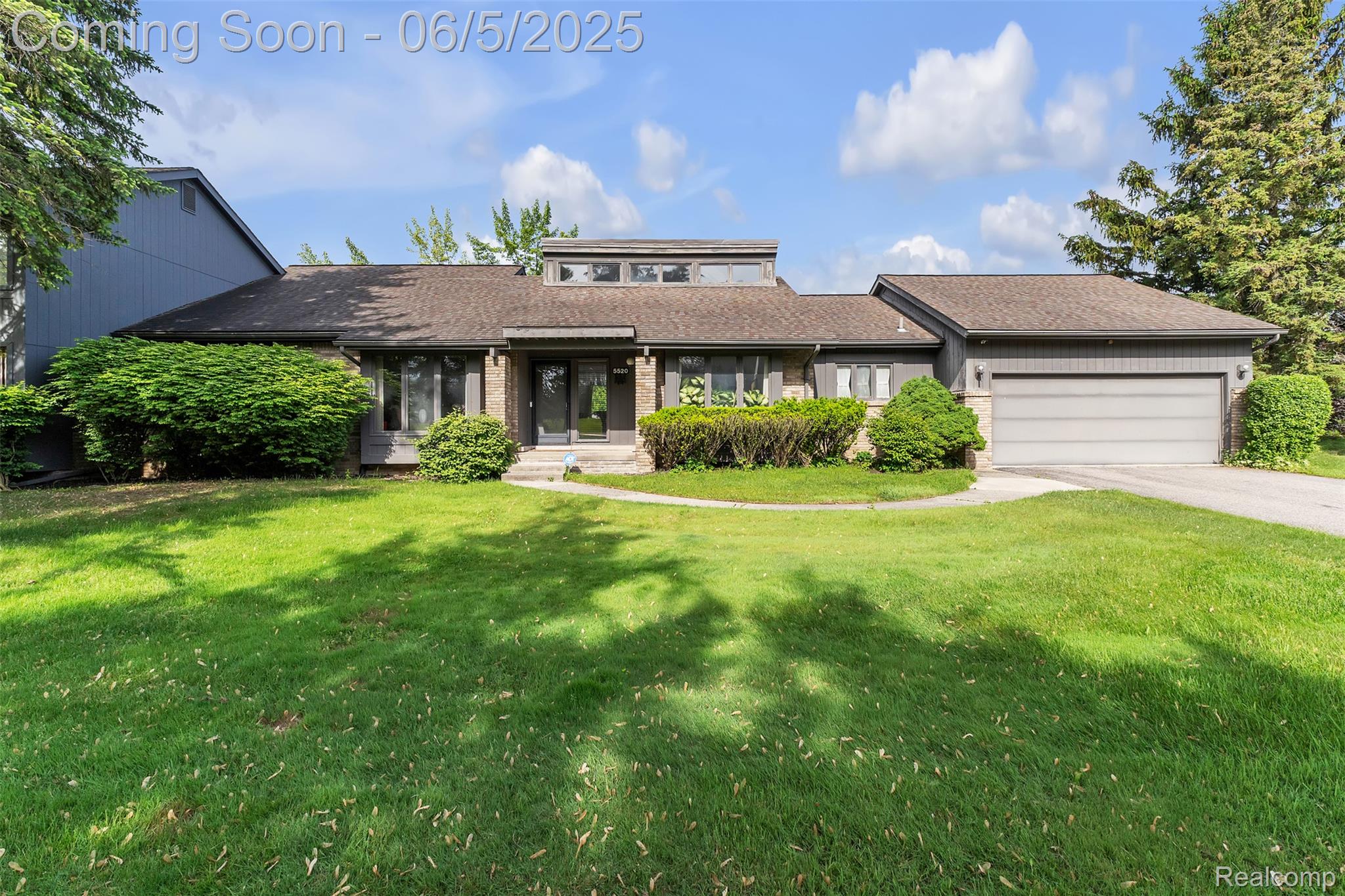 5520 RIDGEWOOD