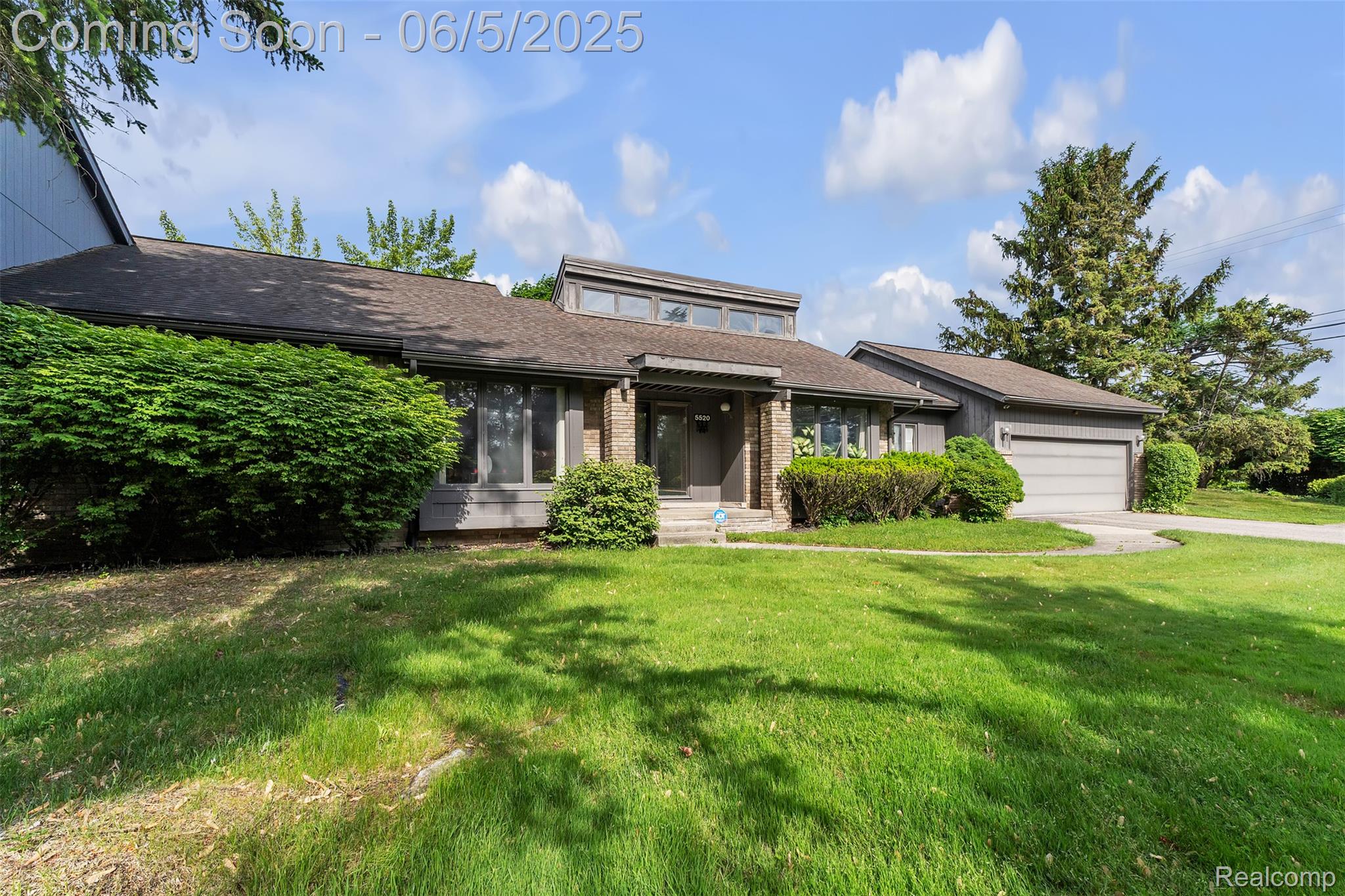 5520 RIDGEWOOD