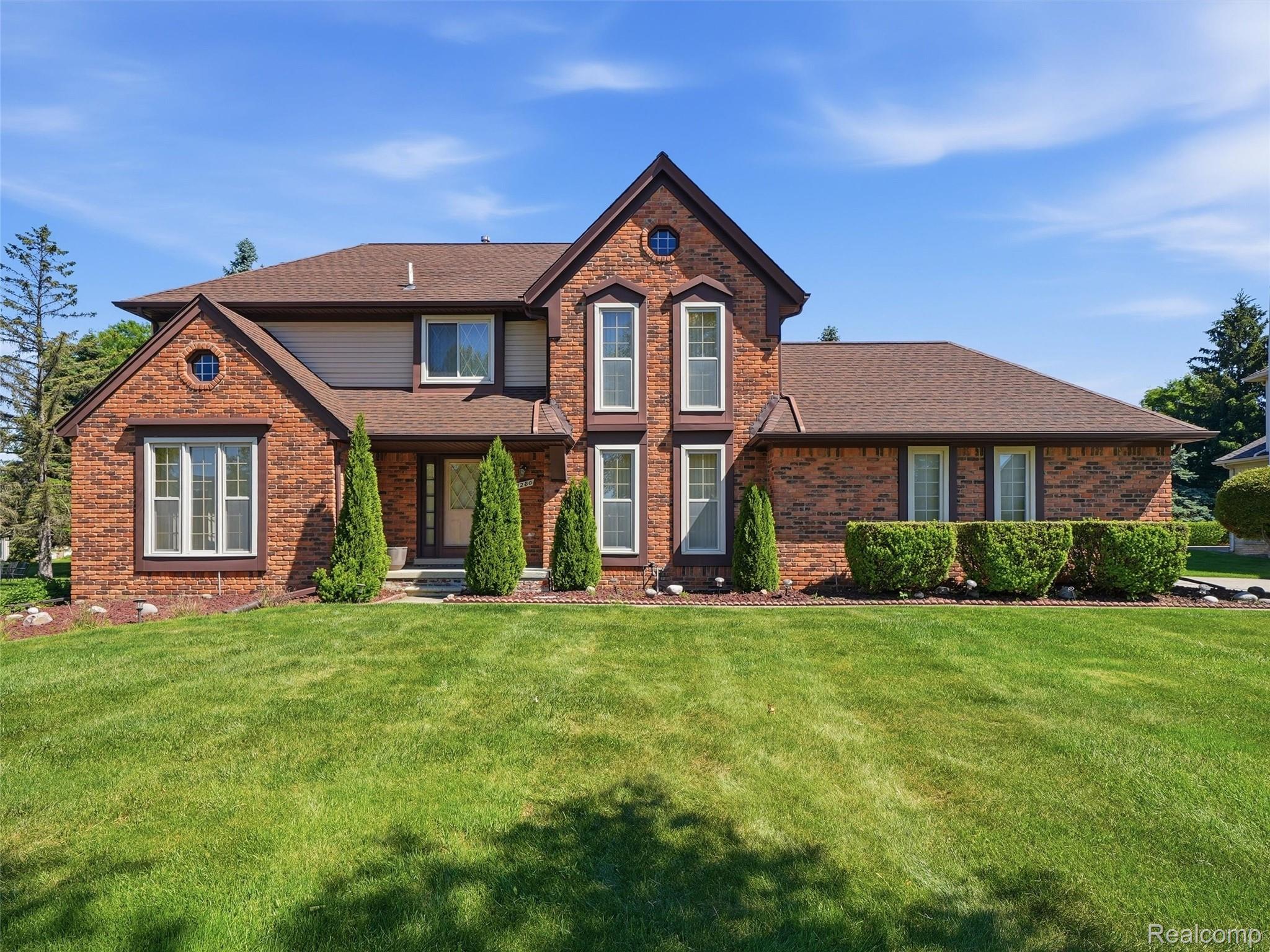 1280 Falcon Drive