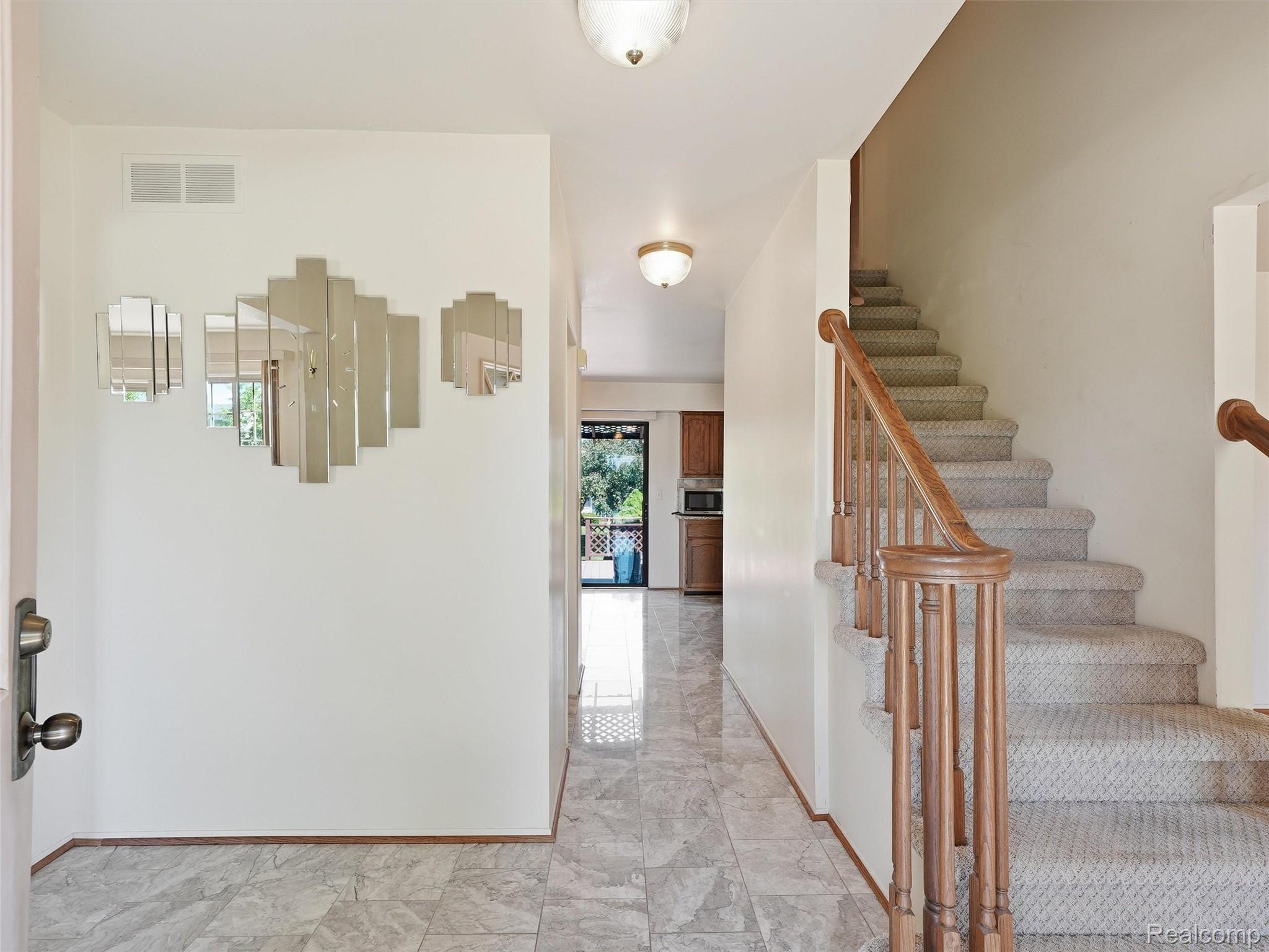 1280 Falcon Drive