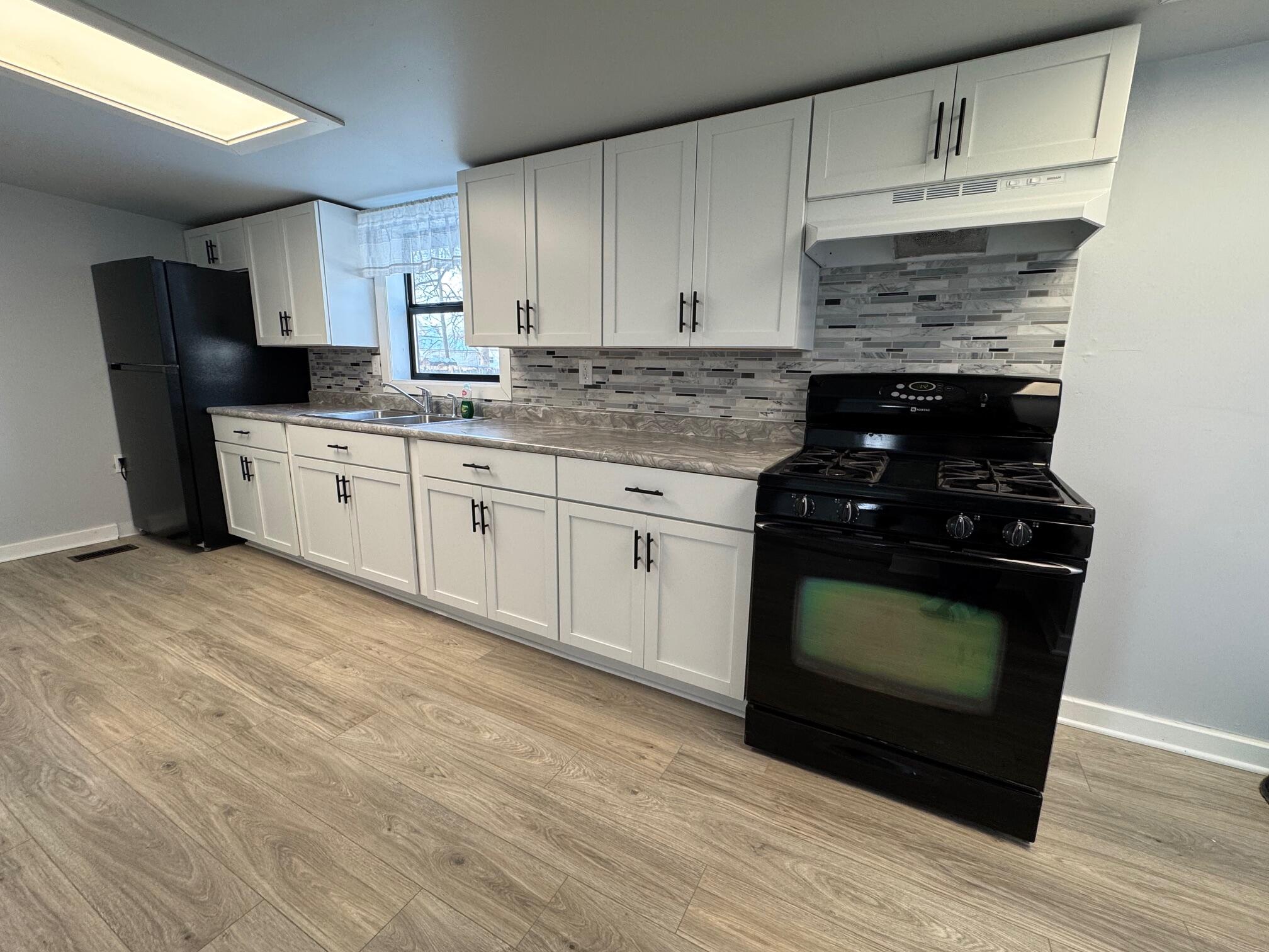 207 W Railroad Street