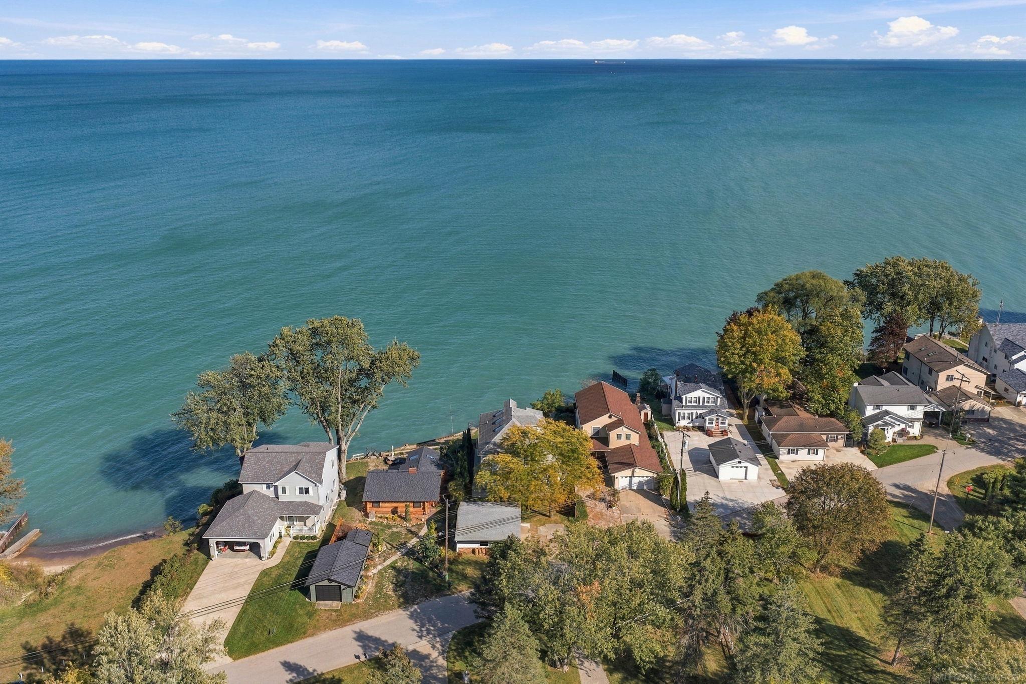 7737 Lakeview Drive