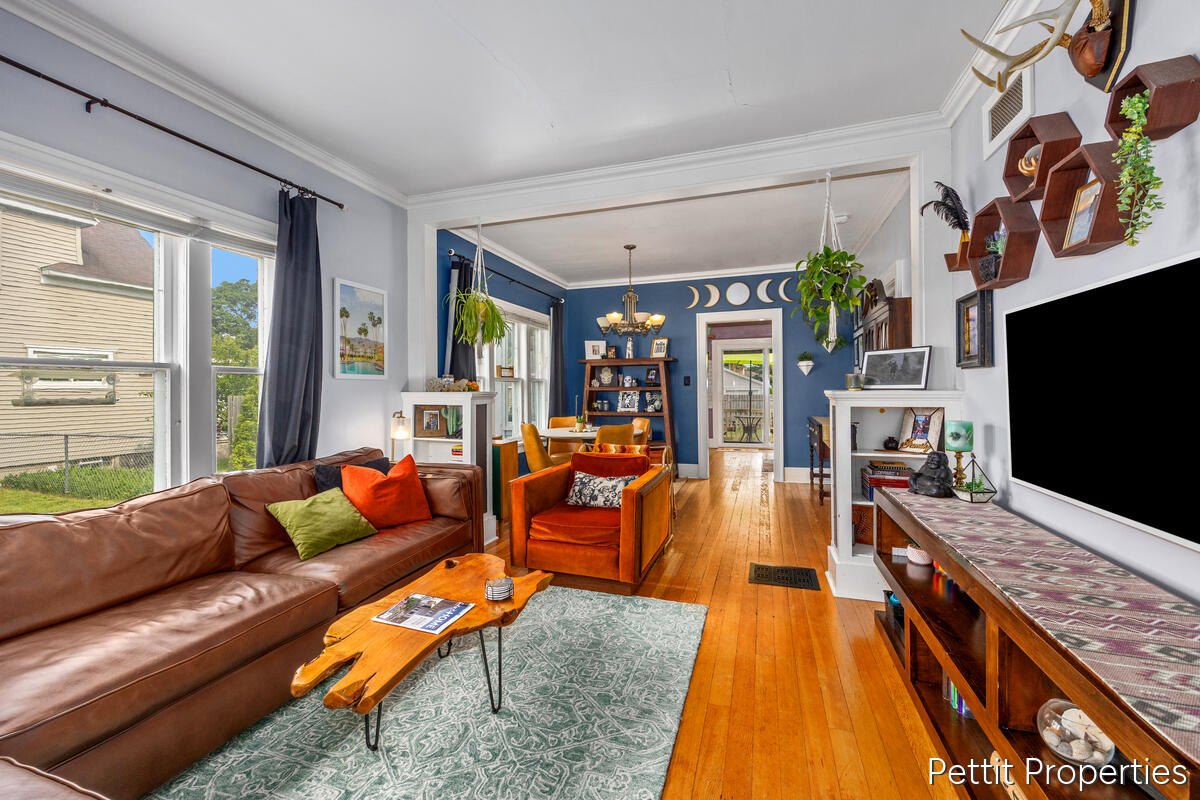 3897 Grand Street SW