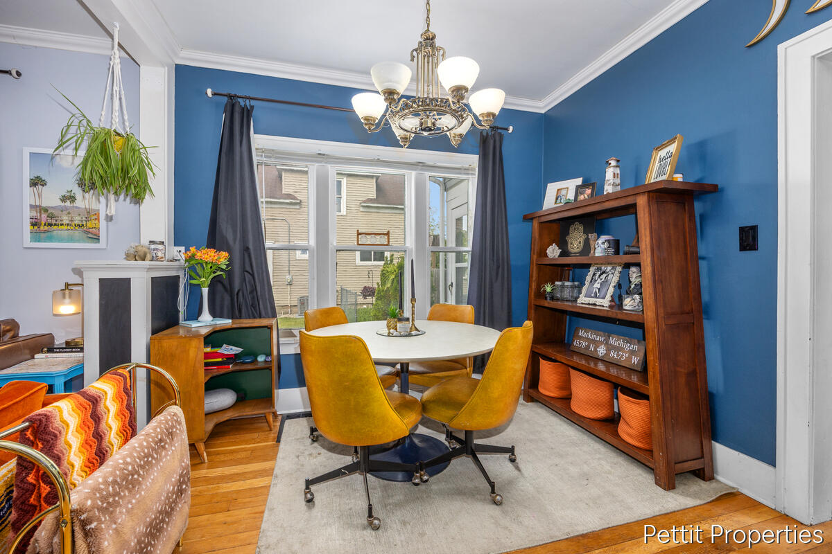 3897 Grand Street SW