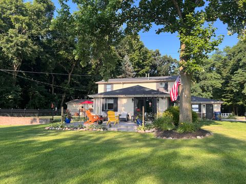 20070 Parkway Avenue Park Township MI 49093