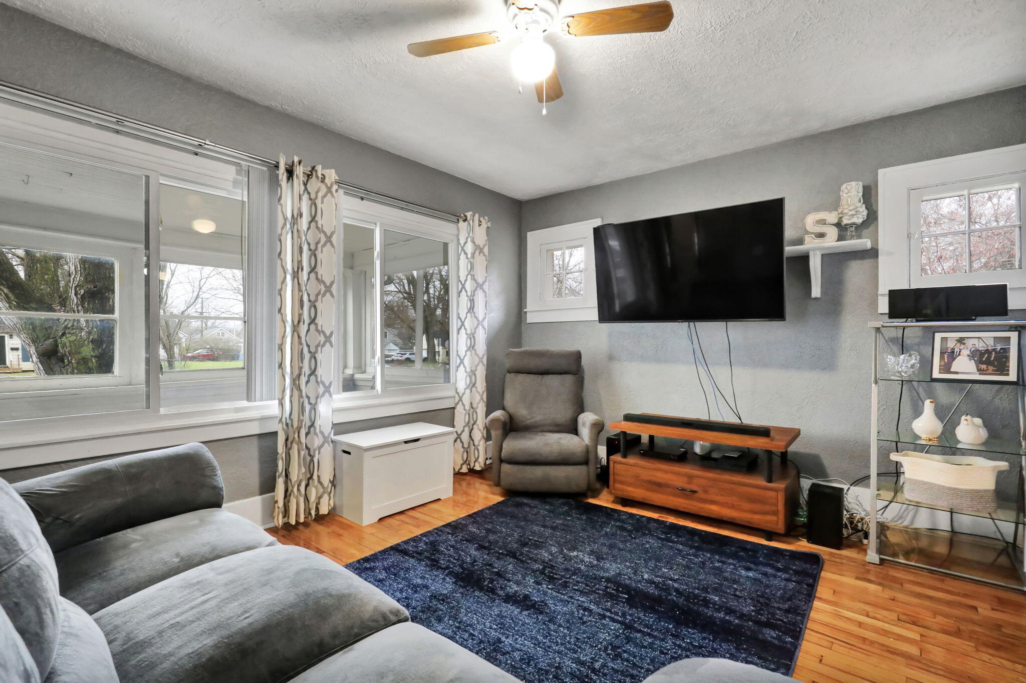 609 S Park Boulevard