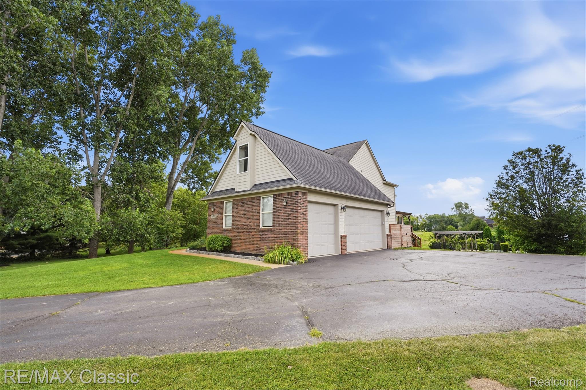 6340 Stonewood Drive