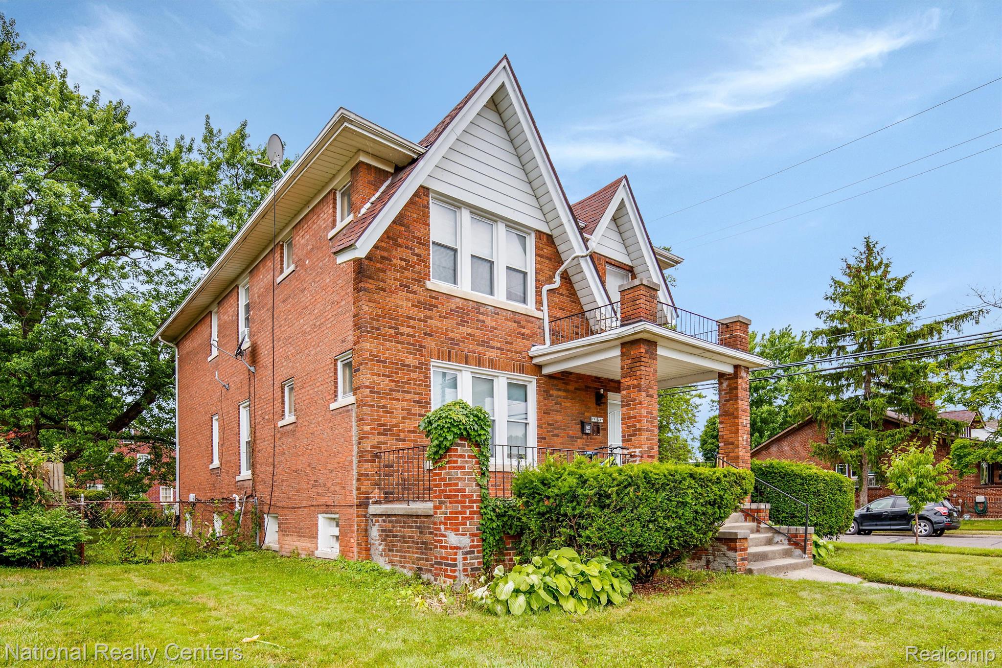 295 Eastlawn Street