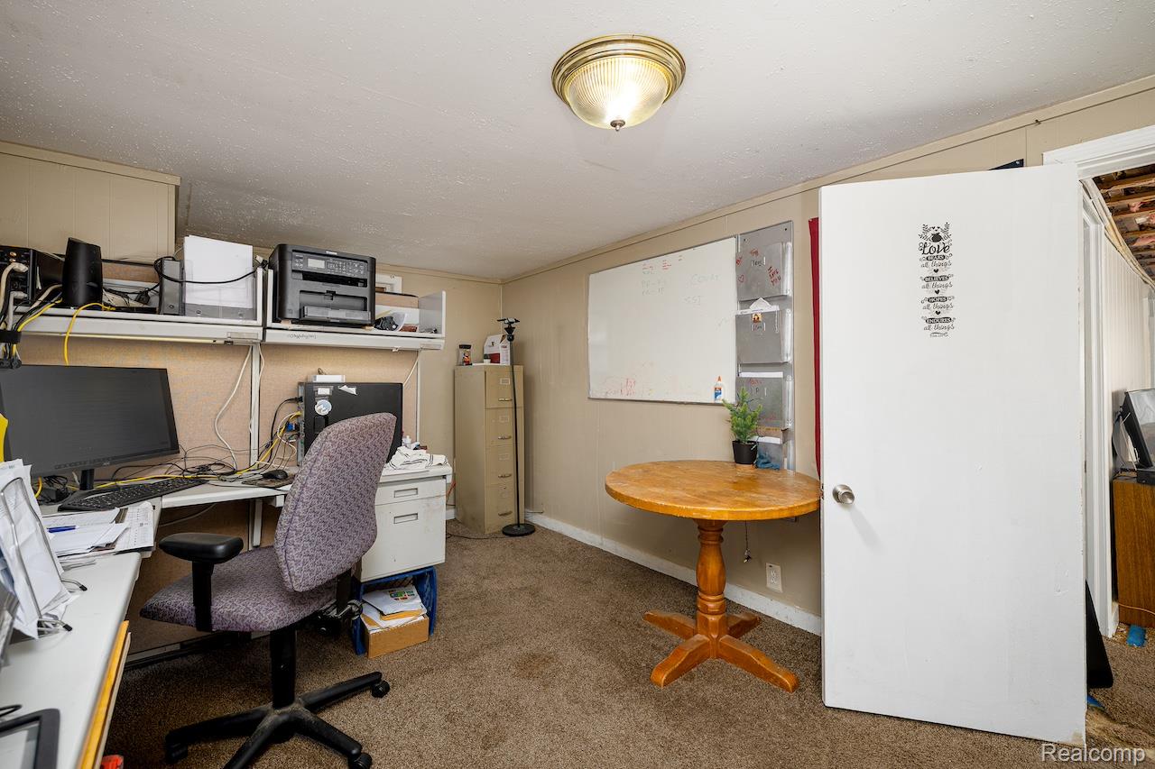 8595 Orchard