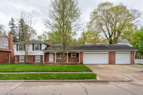 3026 Vinsetta Boulevard Royal Oak City MI 48073