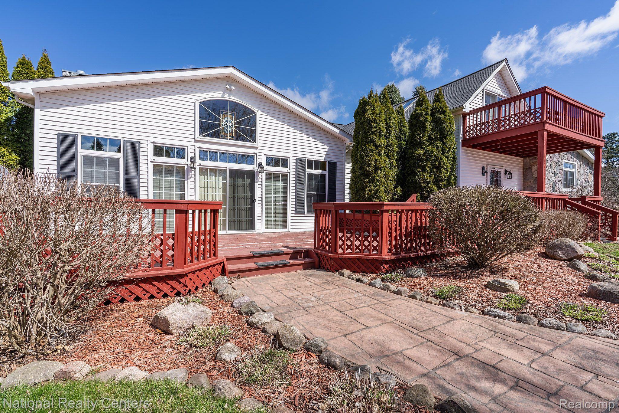 3305 LAKEVILLE Road