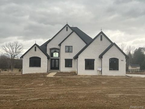 01 Bur Oak Lane Oakland Charter Township MI 48363