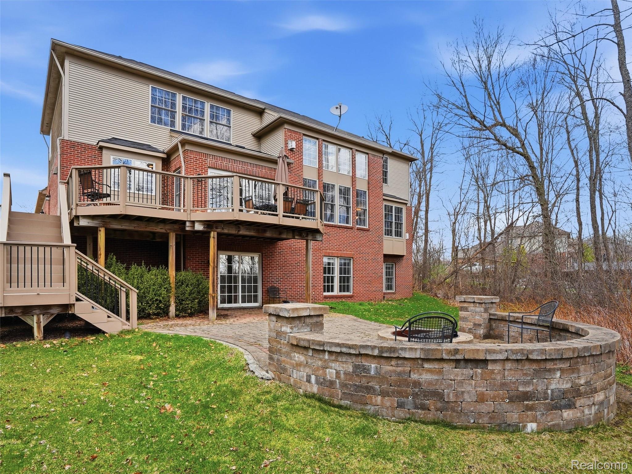 3235 Woodview Circle
