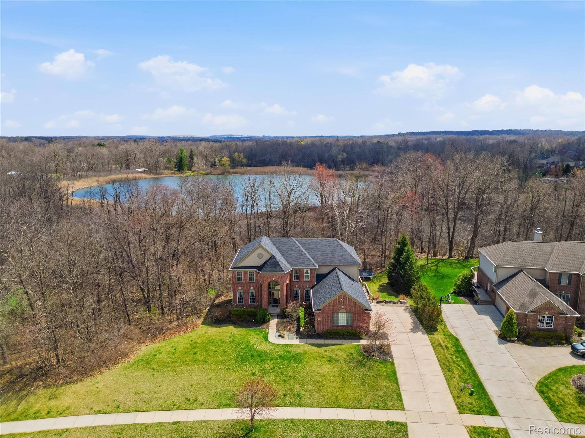 3235 Woodview Circle