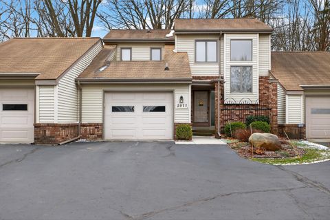 2811 S Wooddale Drive Summit Township MI 49203