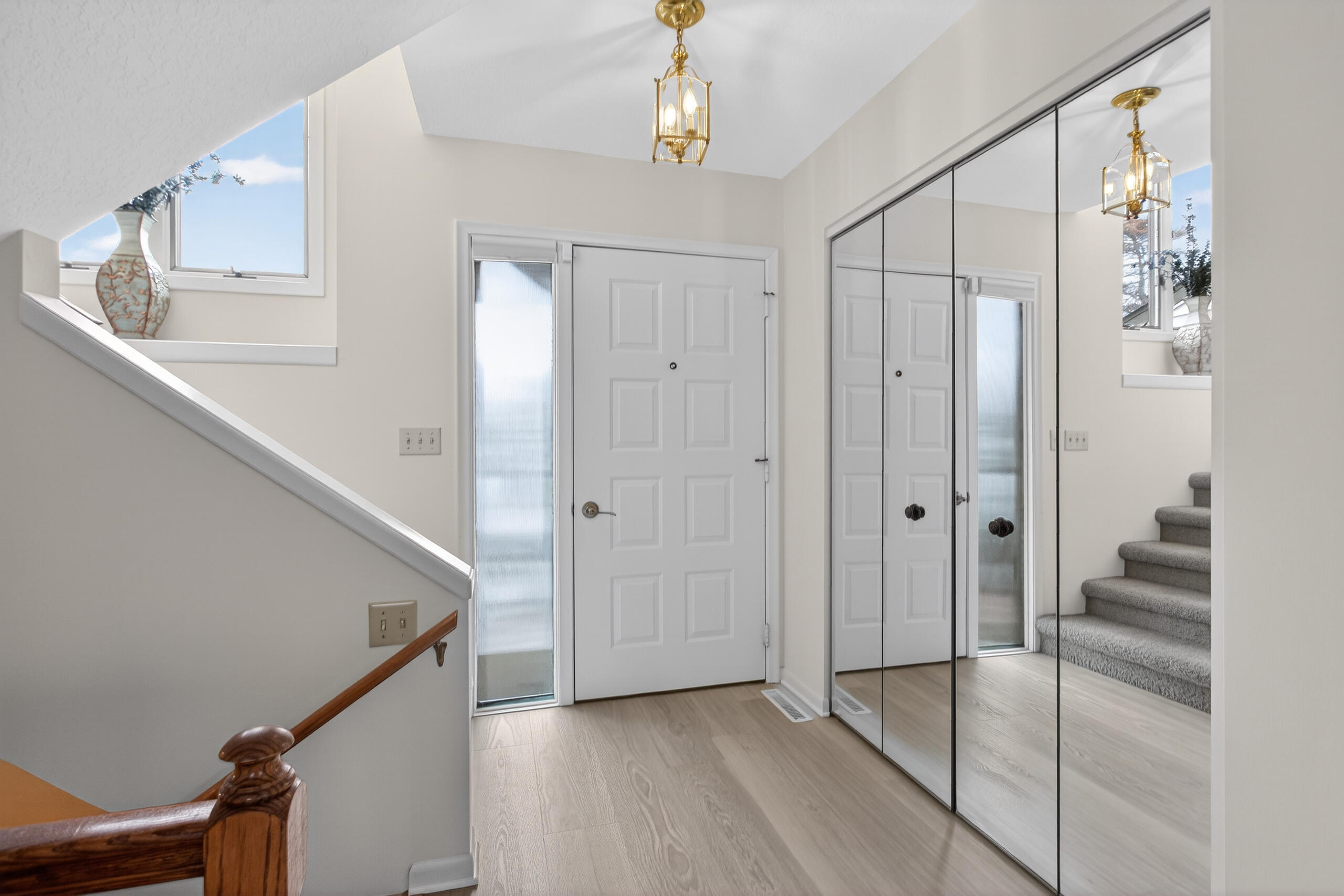 2811 S Wooddale Drive