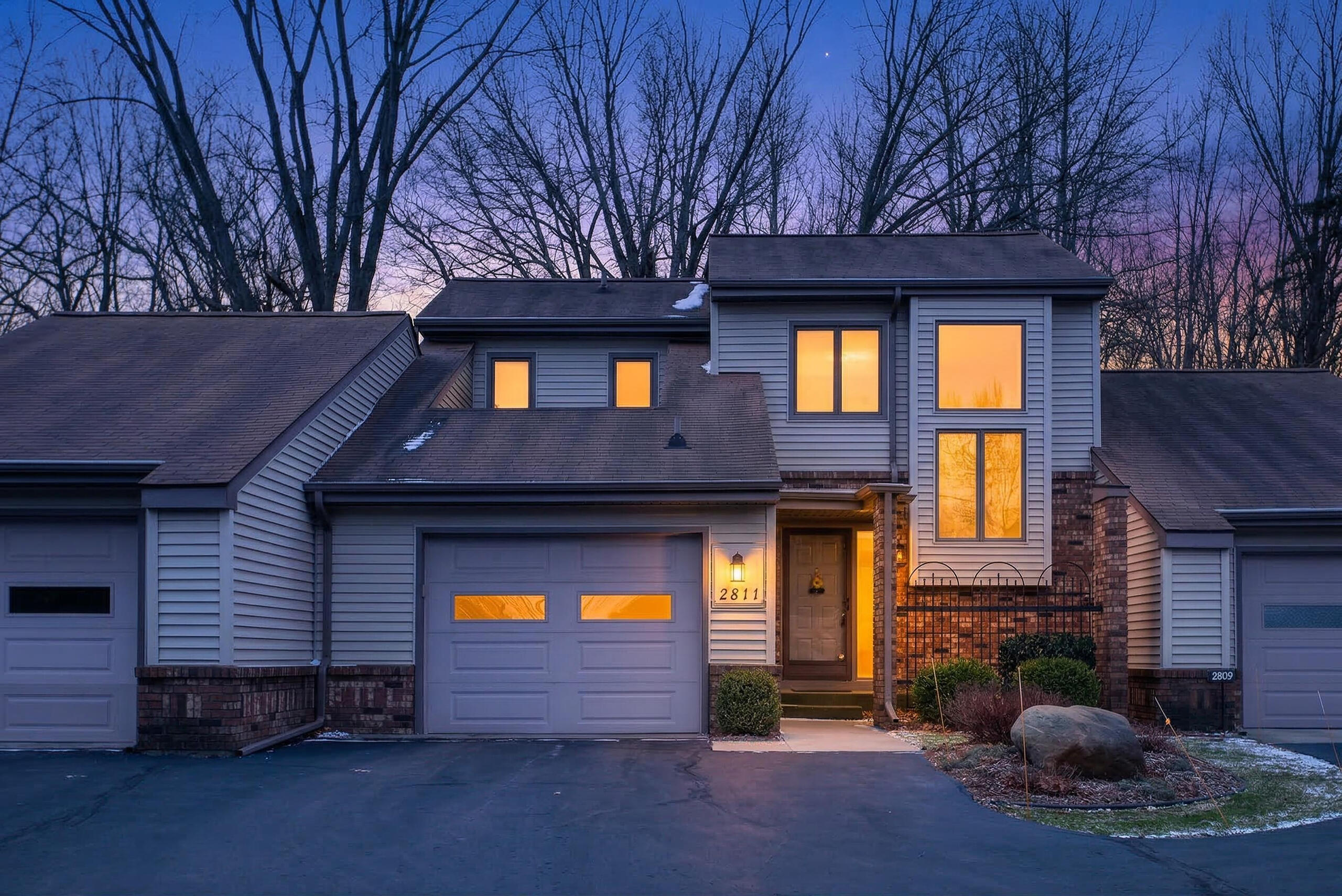 2811 S Wooddale Drive