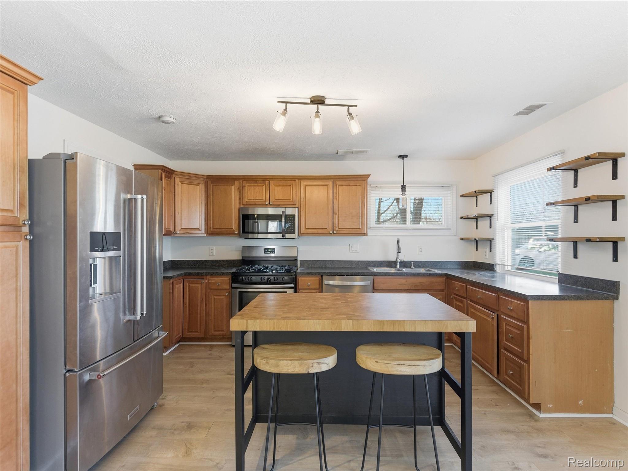 17391 George Washington Drive