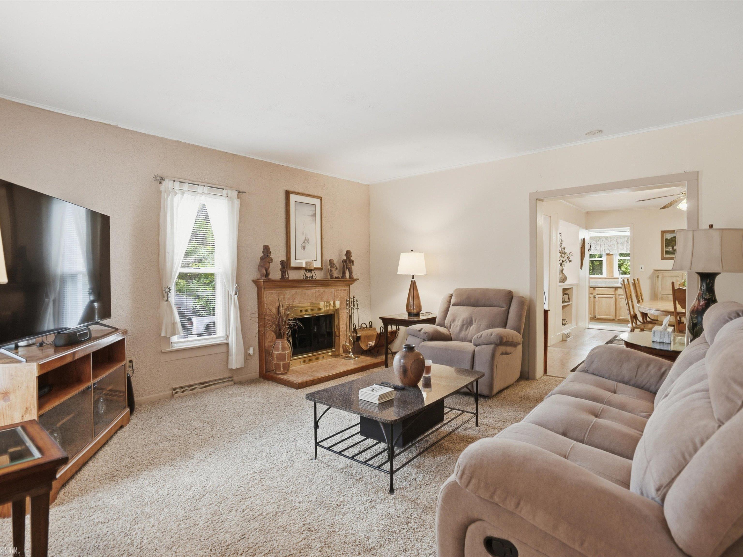 328 S 3rd Street