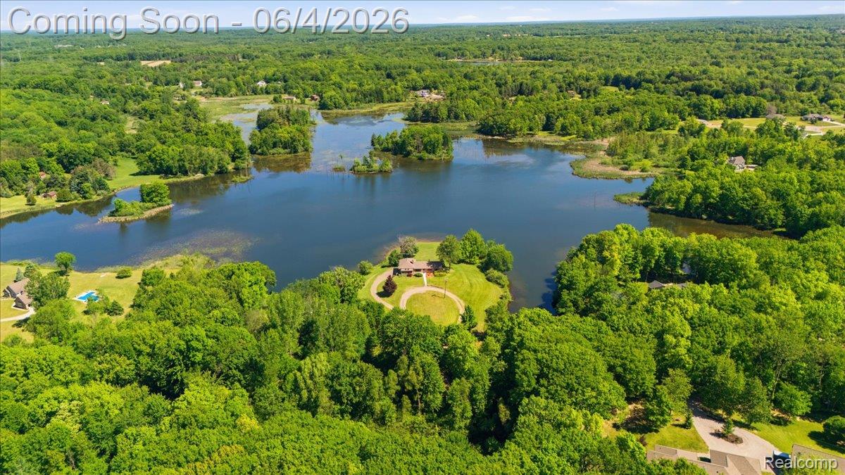 725 Deerpath Court