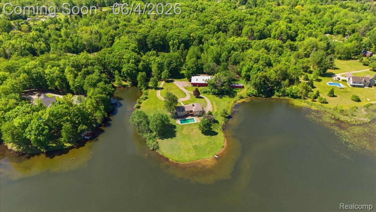 725 Deerpath Court