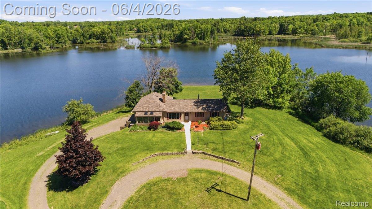 725 Deerpath Court