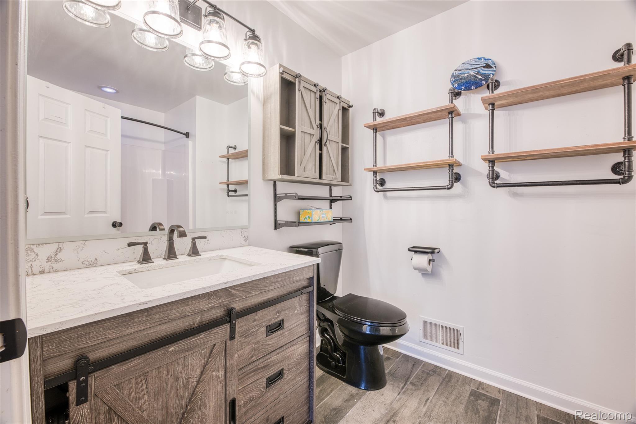 10237 Swan Lake Circle