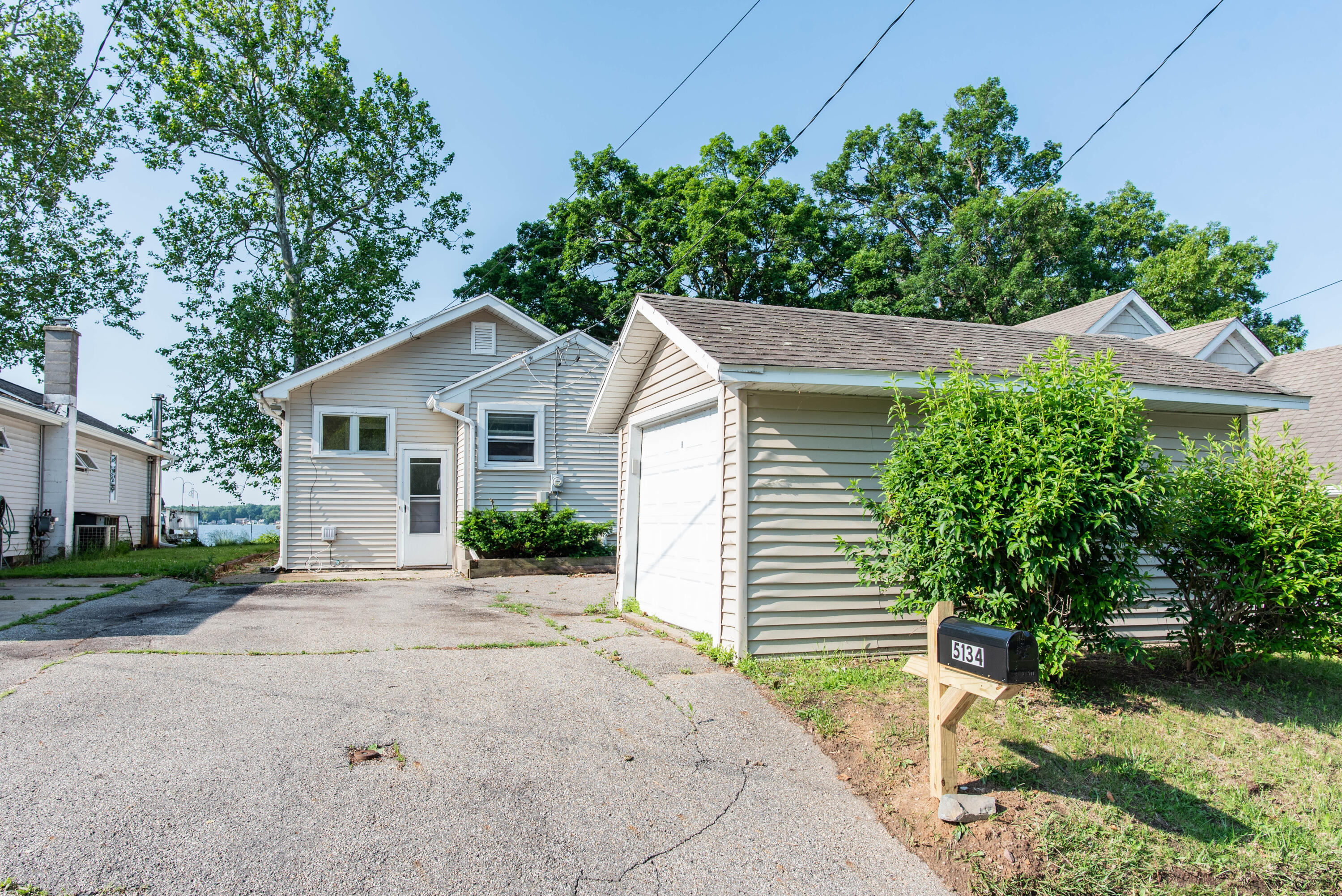 5134 Deep Point Drive