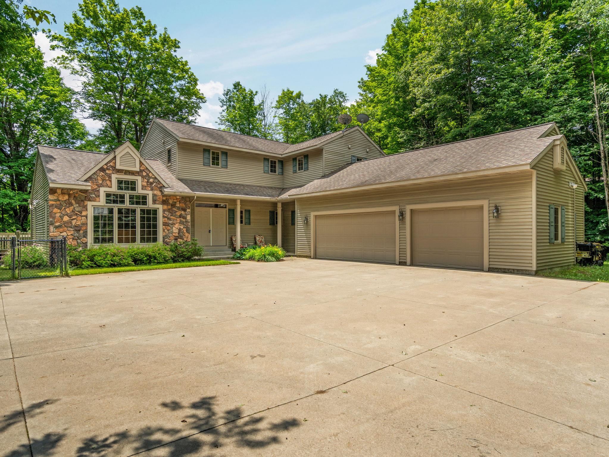 15445 Holly Drive