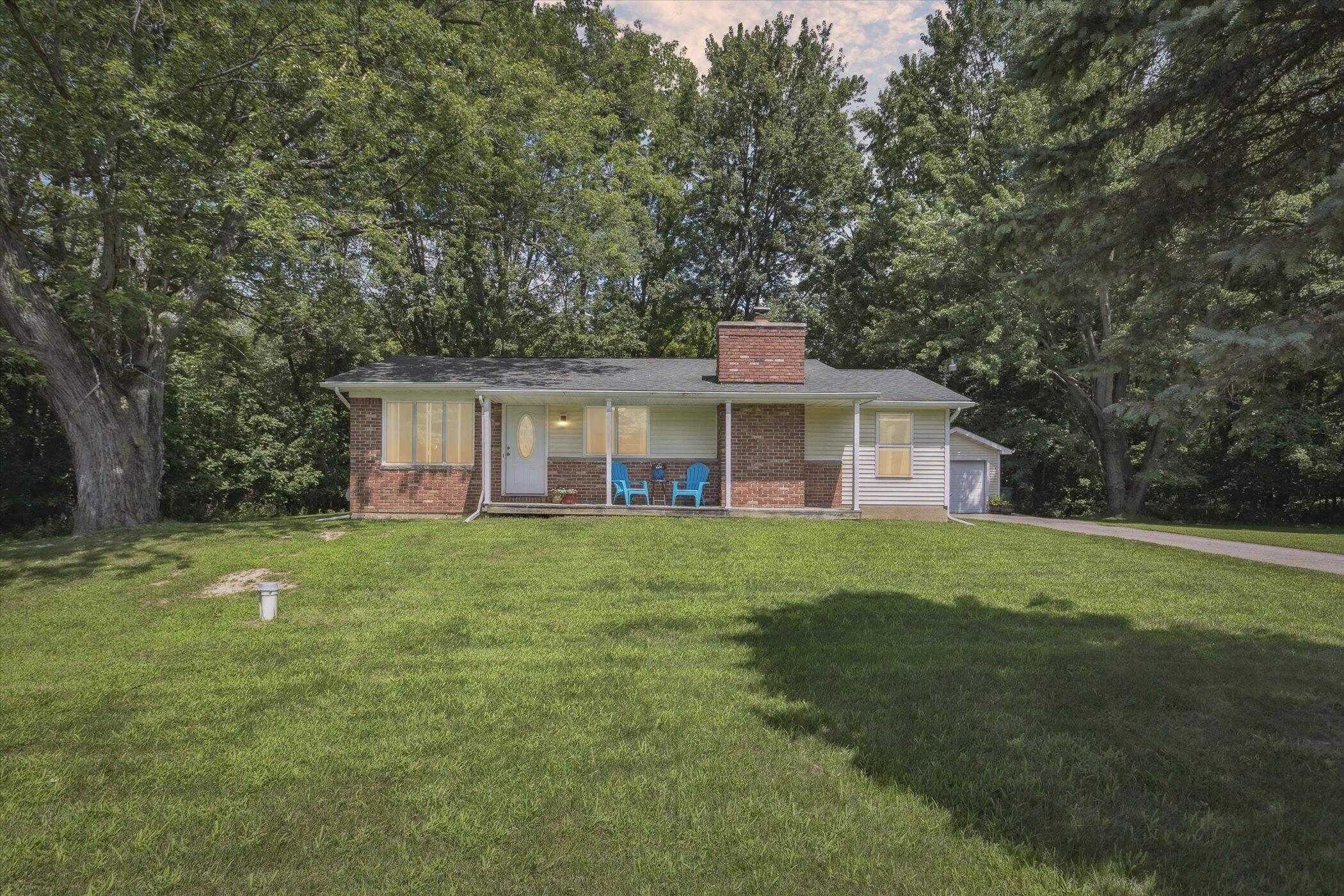 4045 E Lake Road