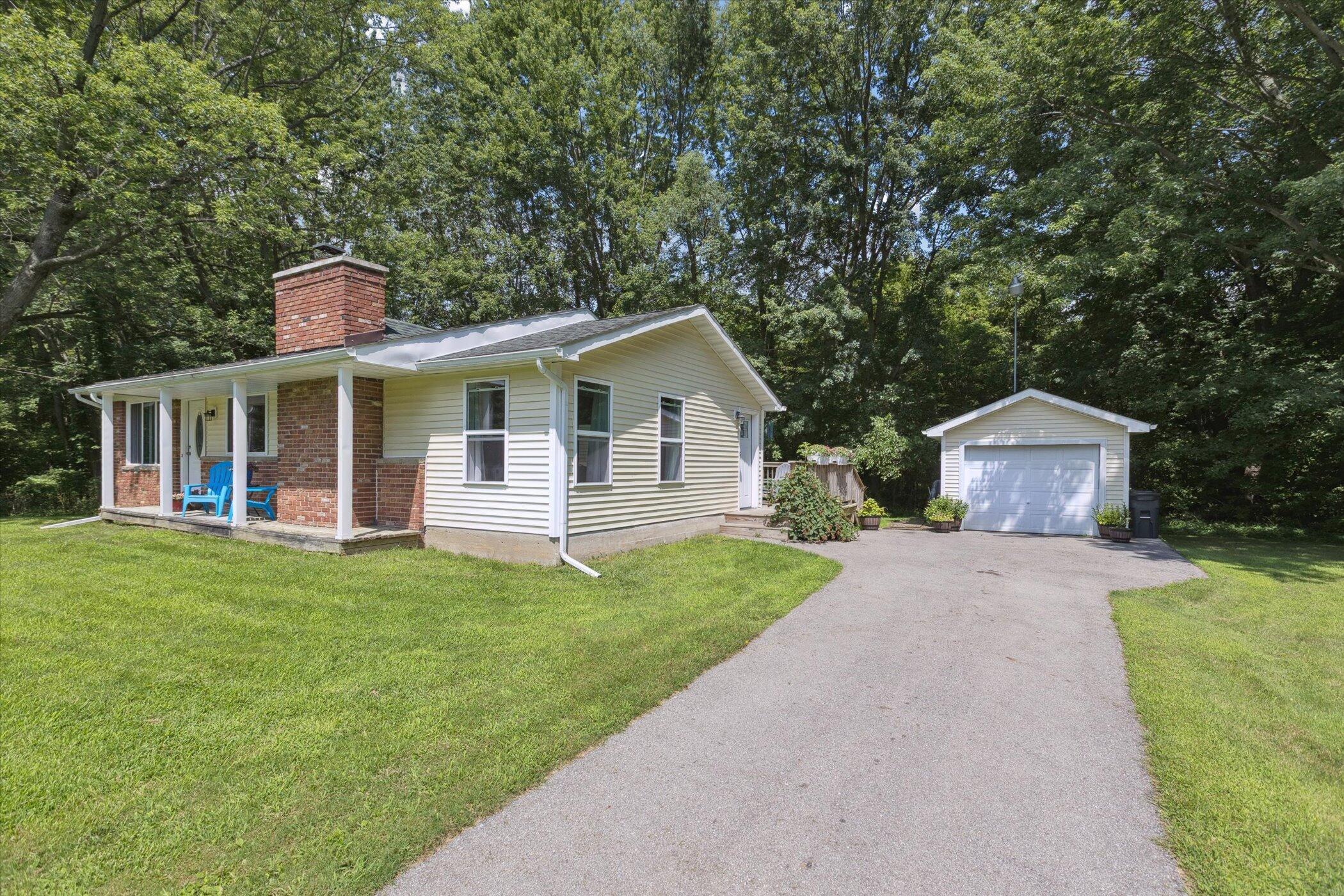 4045 E Lake Road