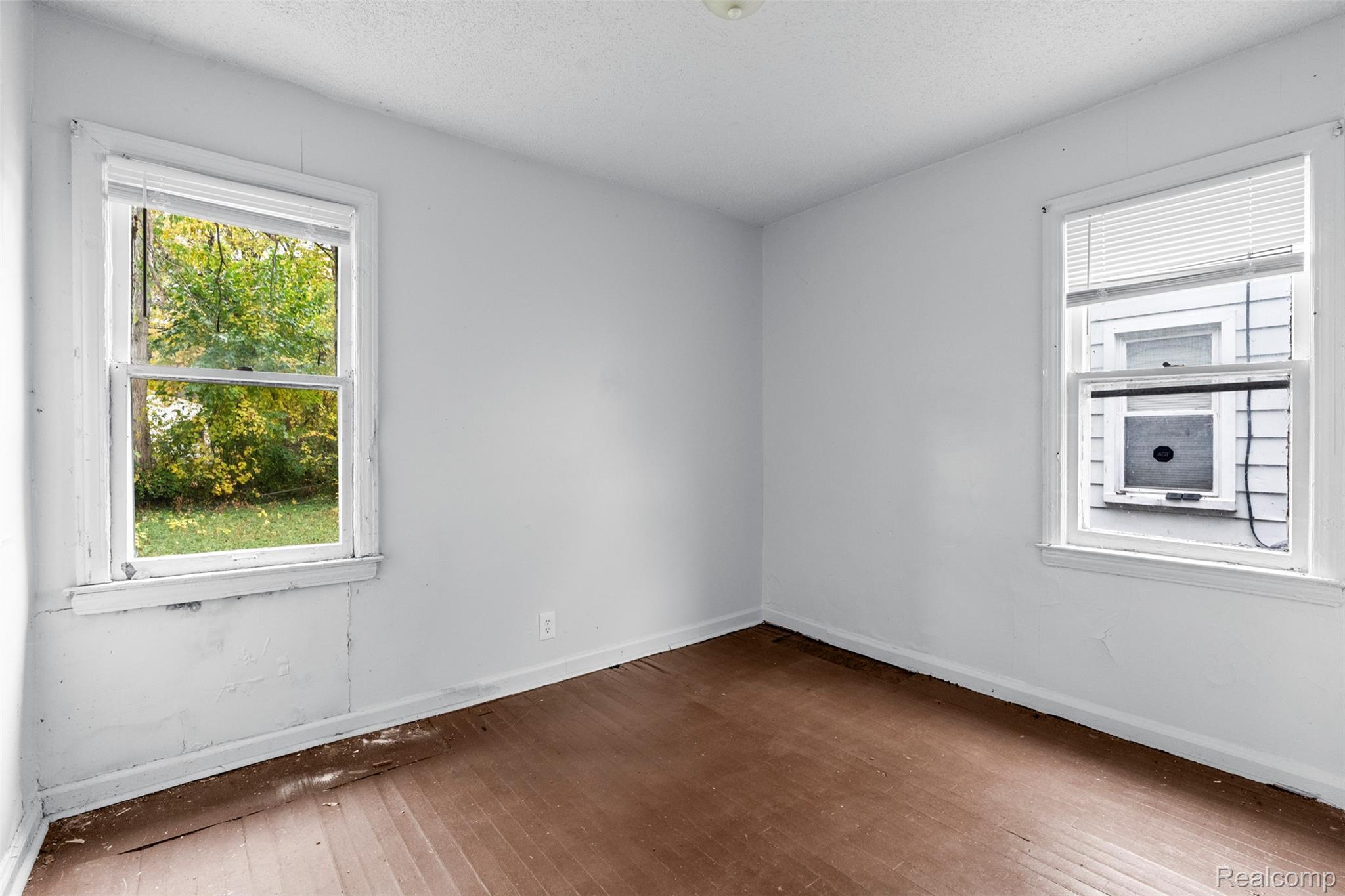 15757 Mark Twain Street