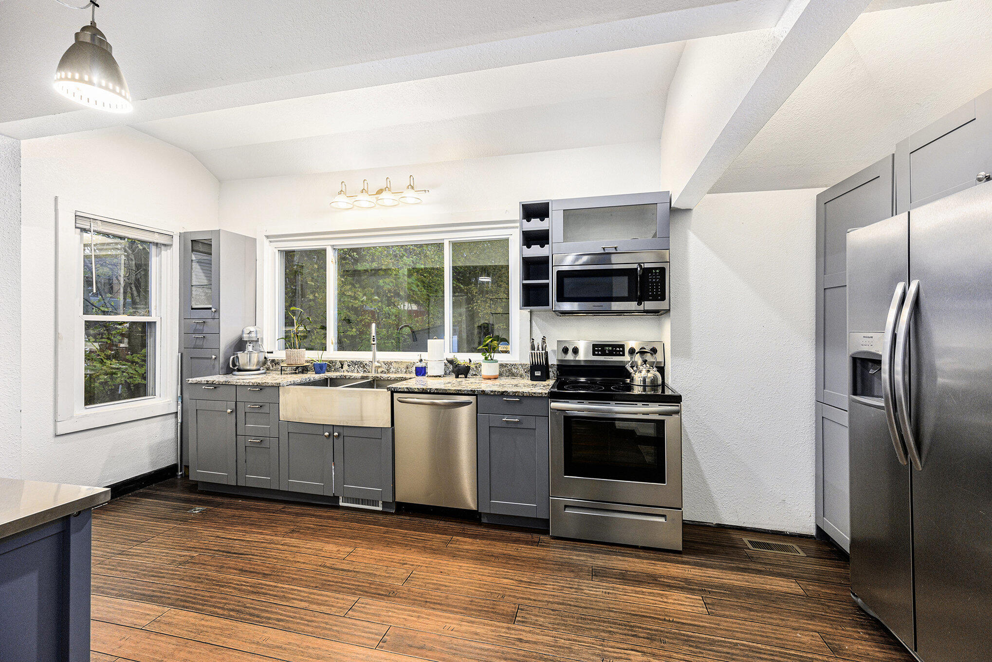 Kalamazoo, Michigan 49006, United States, 4 Bedrooms Bedrooms, ,2 BathroomsBathrooms,Residential,Active,244268