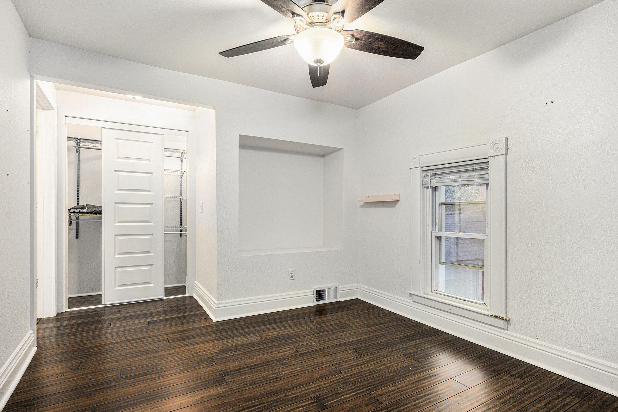 Kalamazoo, Michigan 49006, United States, 4 Bedrooms Bedrooms, ,2 BathroomsBathrooms,Residential,Active,244268